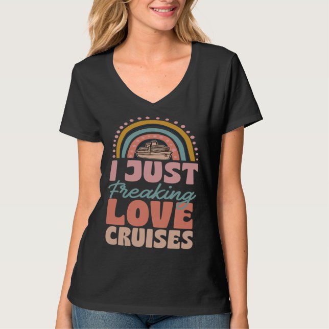 Camiseta I Just Freaking Love Cruises Bohemian Rainbow Tren (Frente)