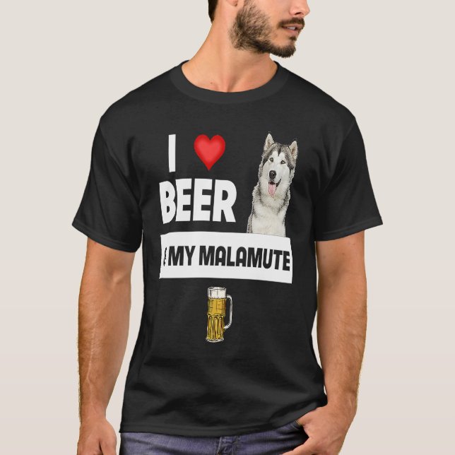 Camiseta I Love Beer and My Alaskan Malamute Paws Mom Dad D (Frente)