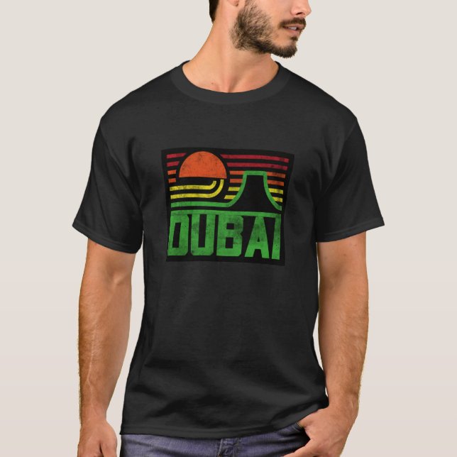 Camiseta I Love Dubai Cool Retro Dubai Sunset Illustration  (Frente)