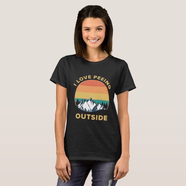 Camiseta I Love Peeing Outside Shirt, Funny Camping Shirt (Frente Completa)