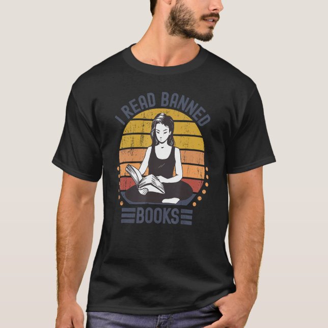 Camiseta I Read Banned Books (Frente)
