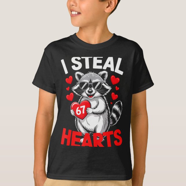 Camiseta I Steal 67 Hearts Funny 67 Valentine Raccoon Men B (Frente)