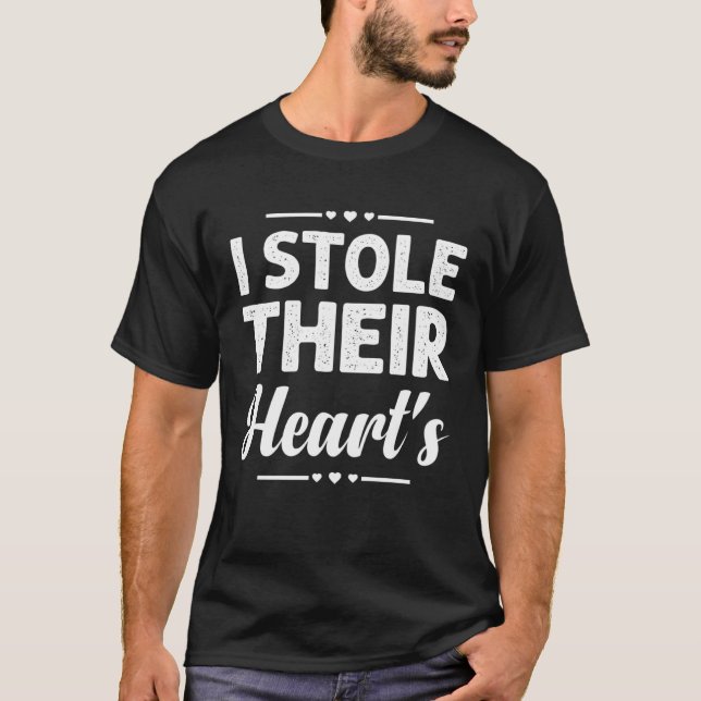 Camiseta I Stole Their Hearts Adoption Day Foster Care Ends (Frente)