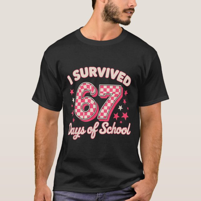 Camiseta I Survived 67 Days Of School  (Frente)