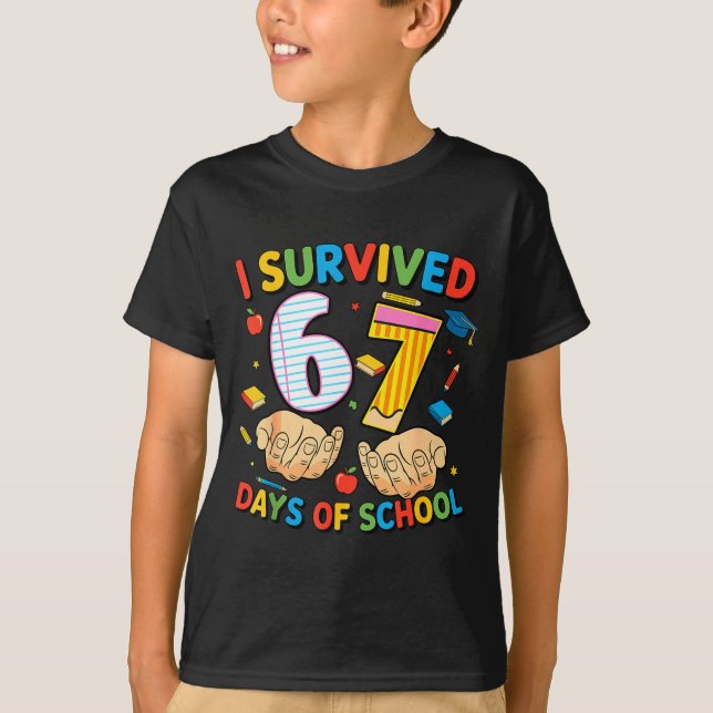 Camiseta I Survived 67 Days Of School Cool Teacher Design  (Frente)