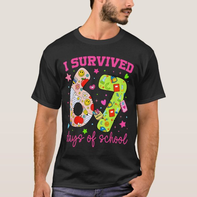 Camiseta I Survived 67 Days Of School Funny Camouflage Boy  (Frente)
