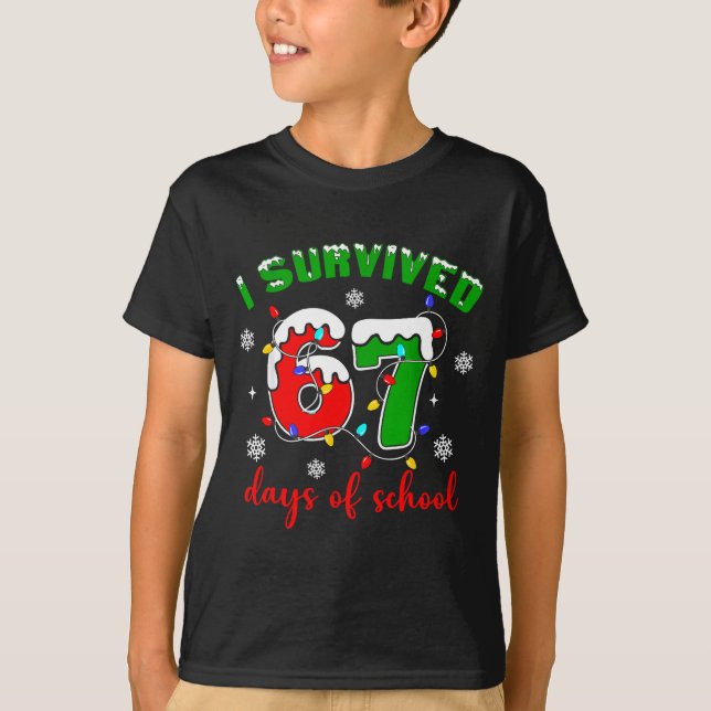 Camiseta I Survived 67 Days Of School Funny Christmas Teach (Frente)