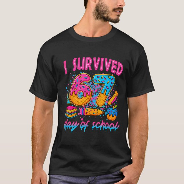 Camiseta I Survived 67 Days Of School Funny Meme Ice Cream  (Frente)