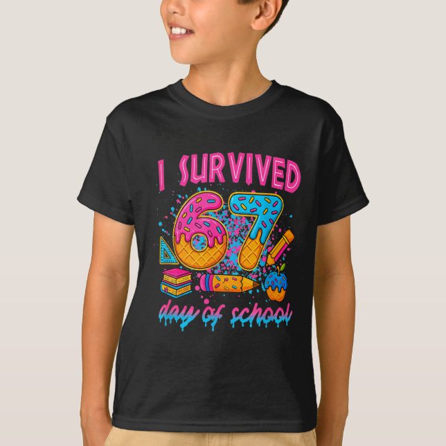 Camiseta I Survived 67 Days Of School Funny Meme Ice Cream  (Frente)