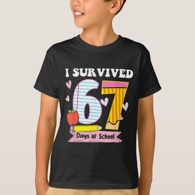Camiseta I Survived 67 Days Of School Funny Meme Teacher St (Frente)