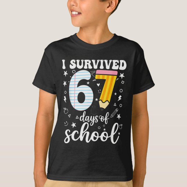 Camiseta I Survived 67 Days Of School Funny Meme Teacher St (Frente)