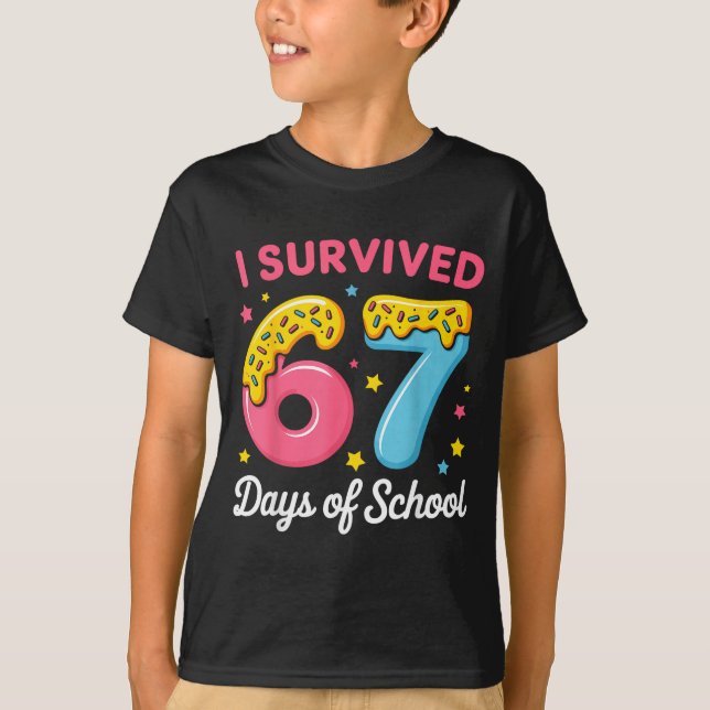 Camiseta I Survived 67 Days Of School Funny Meme Teacher St (Frente)