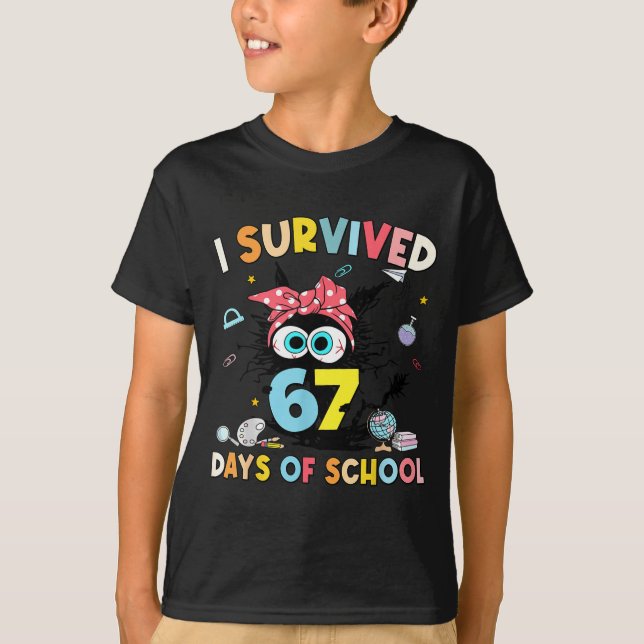 Camiseta I Survived 67 Days Of School Funny Meme Teacher St (Frente)