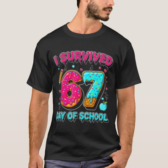 Camiseta I Survived 67 Days Of School Funny Meme Teacher St (Frente)