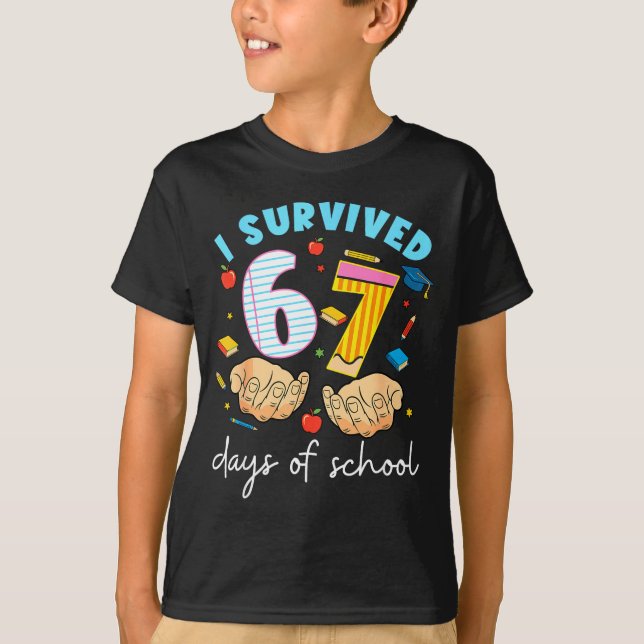 Camiseta I Survived 67 Days Of School Funny Student Style  (Frente)