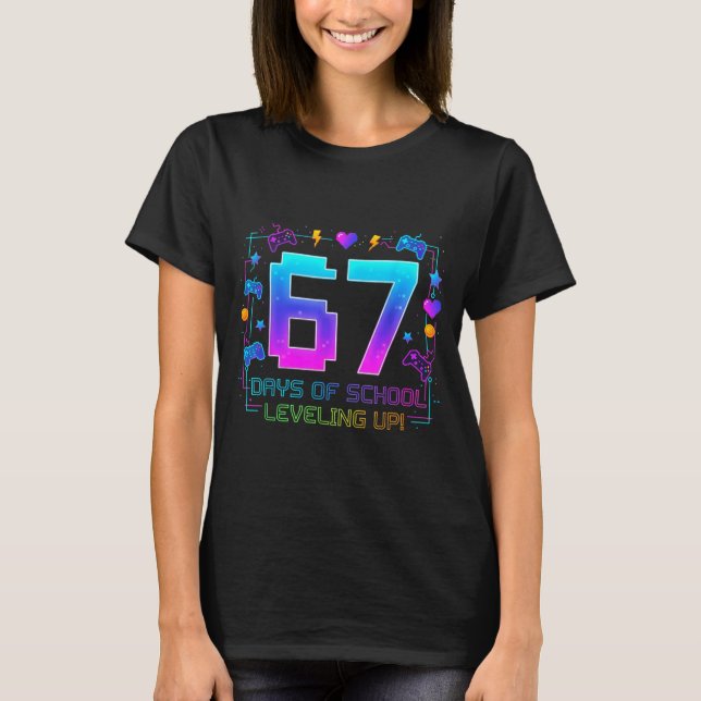 Camiseta I Survived 67 Days Of School Retro Gamer Level Up  (Frente)