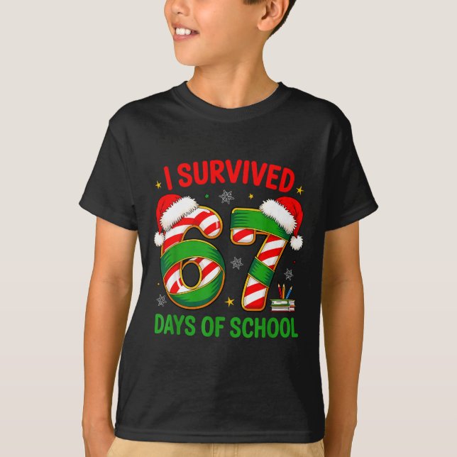 Camiseta I Survived 67 Days Of School Santa Hat Xmas Teache (Frente)