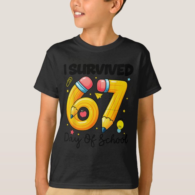 Camiseta I Survived 67 Days Of School Six Seven Meme Teache (Frente)