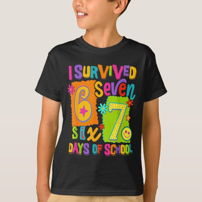 Camiseta I Survived 67 Days Of School Six Seven Teachers St (Frente)