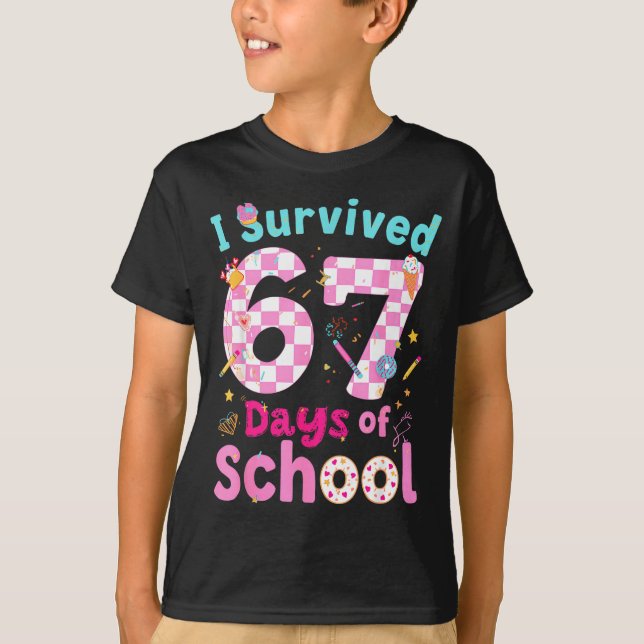 Camiseta I Survived 67 Days Of School Students Teachers Cut (Frente)