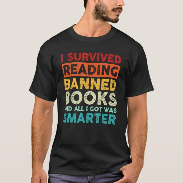 Camiseta I Survived Reading Banned Books And All I Got Was  (Frente)