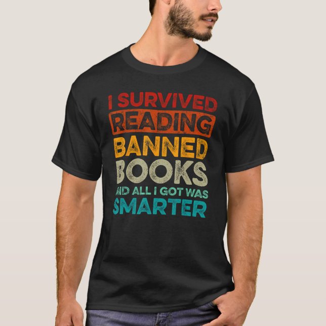 Camiseta I Survived Reading Banned Books Bookaholic (Frente)