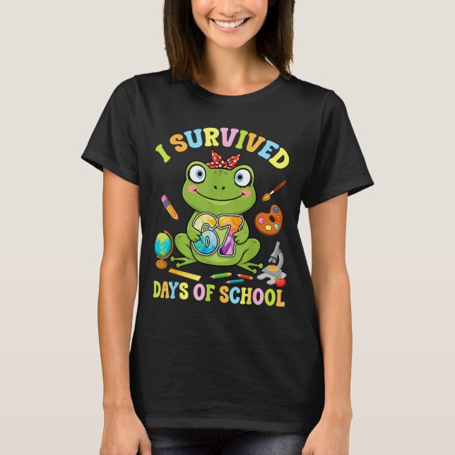 Camiseta I Survived Six Seven Days Of School Cute Frog Stud (Frente)