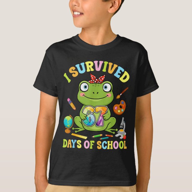 Camiseta I Survived Six Seven Days Of School Cute Frog Stud (Frente)