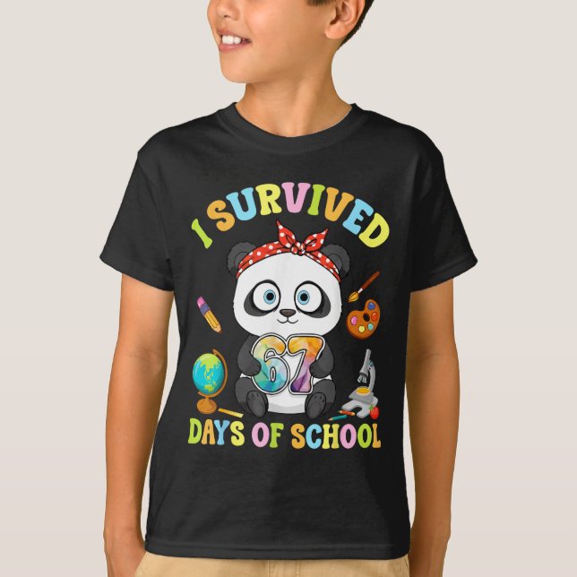 Camiseta I Survived Six Seven Days Of School Cute Panda Stu (Frente)