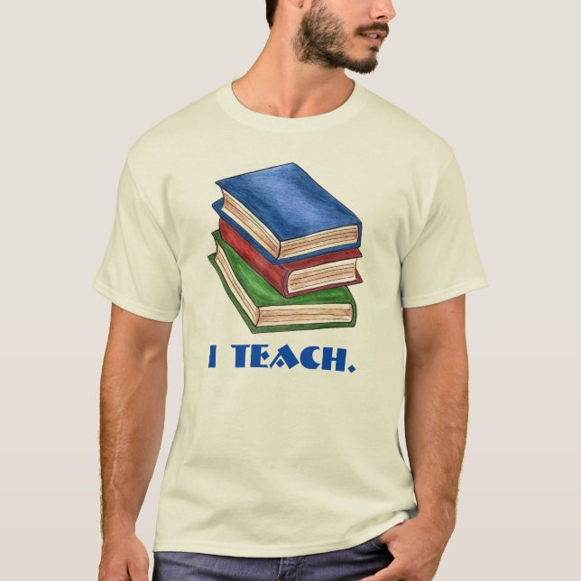 Camiseta I TEACH Biblioteca Book Stack Adpreciação de Profe (Frente)