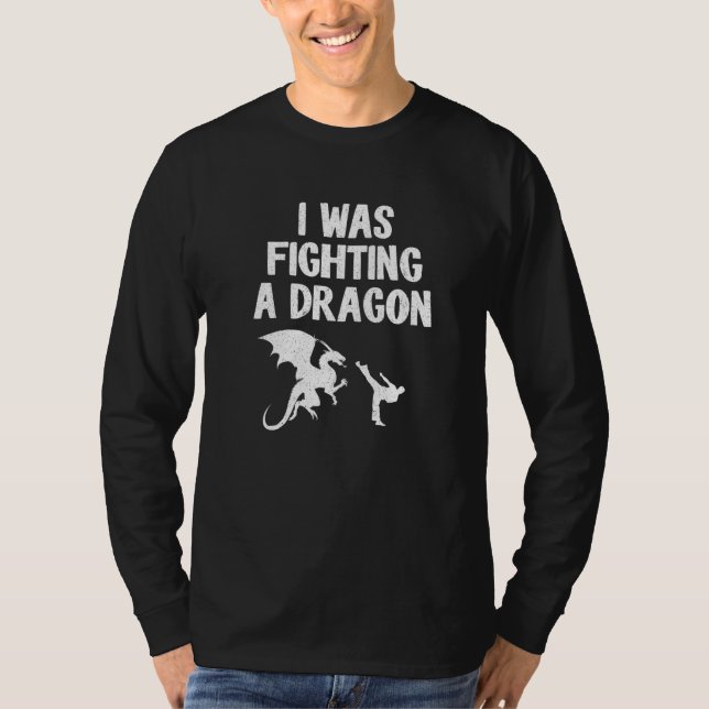 Camiseta I Was Fighting A Dragon After Surgery Recovery Bro (Frente)