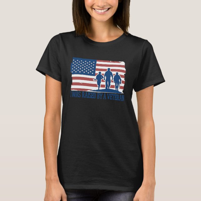 Camiseta I Was Raised By A Veteran Veterans Day (Frente)