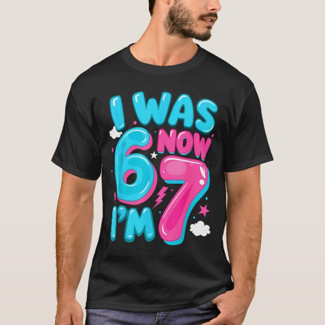 Camiseta I Was Six Now I'm Seven 67 Groovy 7th Birthday Dec (Frente)