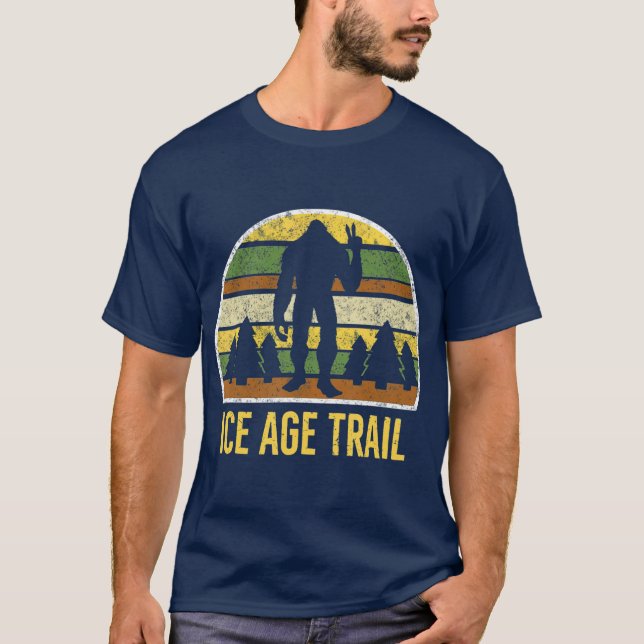 Camiseta Ice Age Trail Bigfoot Ice Age Trail Hiking (Frente)