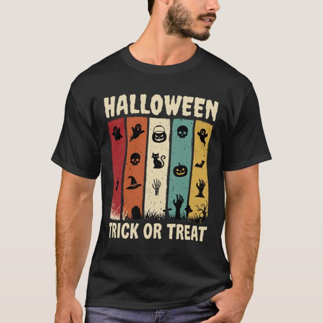 Camiseta Ícones Assustadores do Halloween Retrô Doces ou Tr (Frente)