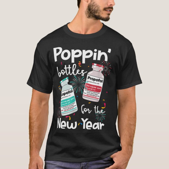 Camiseta Icu Nurses New Year Eve Outfits Pn Bottles Cu Er N (Frente)
