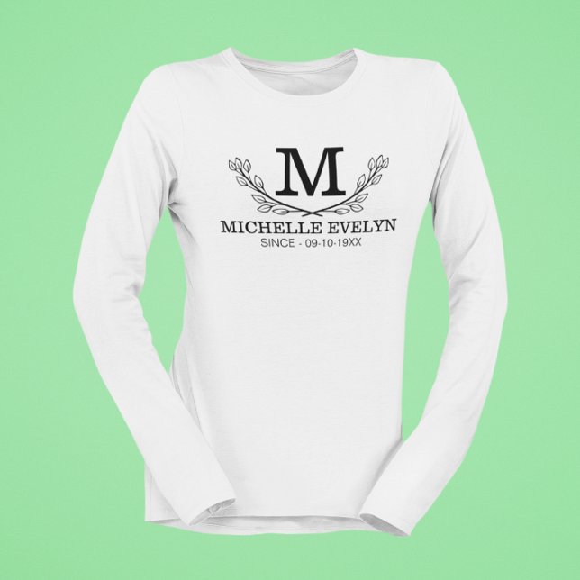 Camiseta Idade do Monograma Personalizado de Nome Preto e B (Criador carregado)