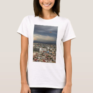Camiseta Ideia de ângulo alto da arquitectura da cidade