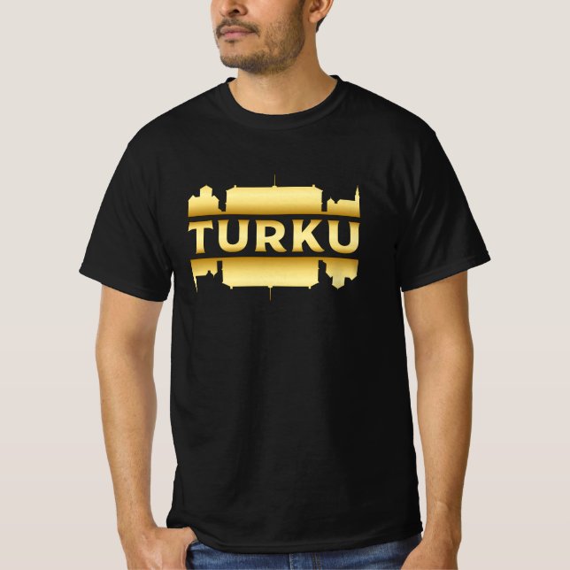 Camiseta Ideia de um Presente de Cidade de Turku Finlândia  (Frente)
