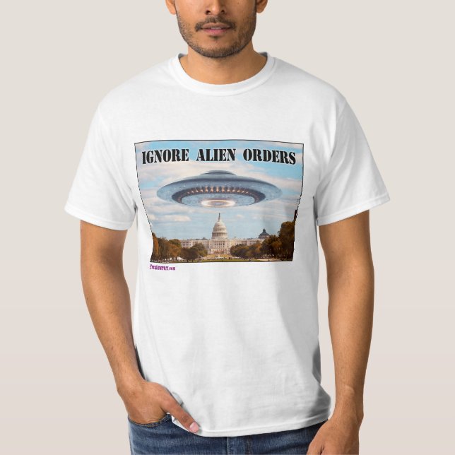 Camiseta Ignorar Ordens de Alienígena (Frente)