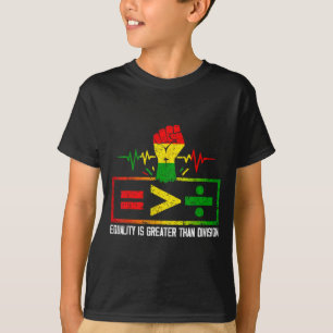Camiseta Igualdade Mínima Maior que Divisão Preto