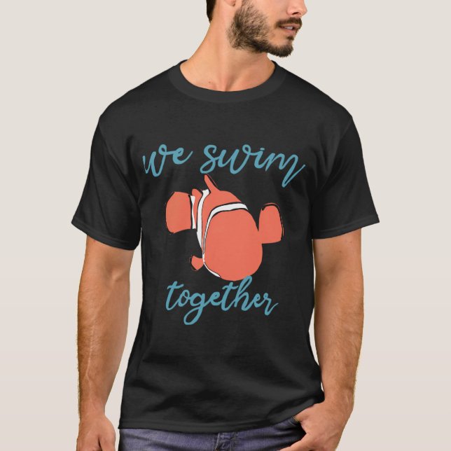 Camiseta Ilustração de Apenas Continue Nadando com Nemo Cha (Frente)