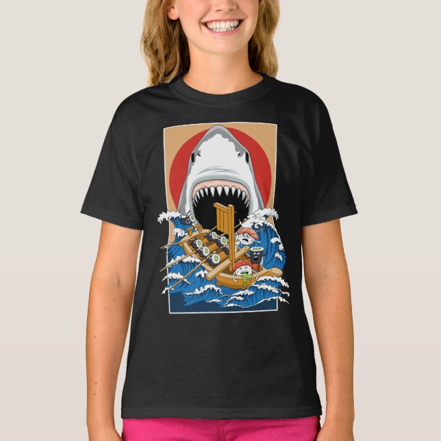 Camiseta Ilustração de Ataque a Tushi Shark (Frente)