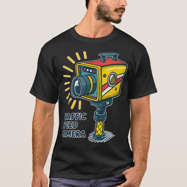 Camiseta Ilustração de Câmera de Velocidade de Tráfego em E (Frente)