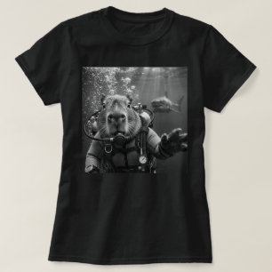 Camiseta Ilustração de Capivara mergulhadora debaixo d'água