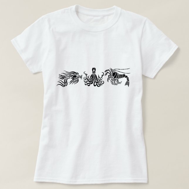 Camiseta Ilustração de Lagosta de Octopus Negro e Peixes (Frente do Design)