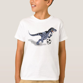 Camiseta Ilustração De Um Dinossauro Raptor Jogando Futebol