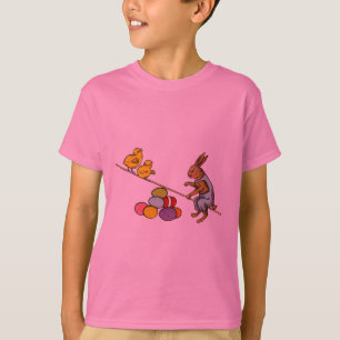 Camiseta Ilustração do coelho de Páscoa chocando ovos