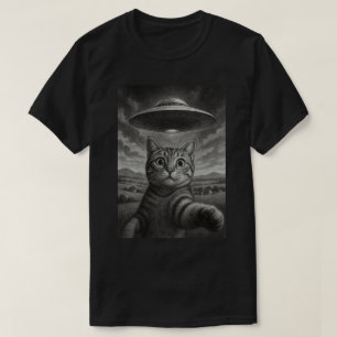 Camiseta Ilustração em Preto e Branco de Gato Engraçado Faz
