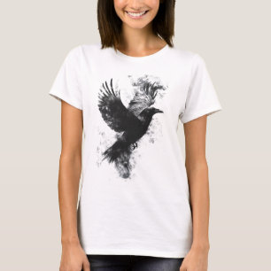 Camiseta Ilustração Gótica Raven: Fumaça e Penas